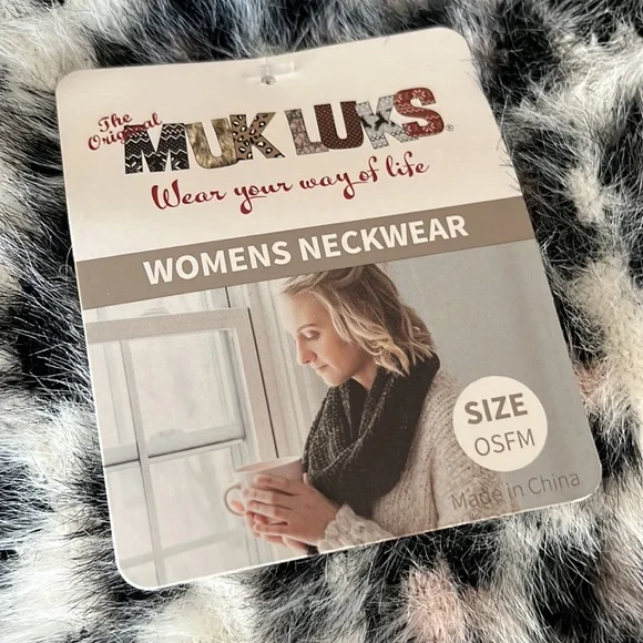 Muk Luks Women’s Leopard Print Neckwear Faux Fur Scarf OSFM - Picture 4 of 10